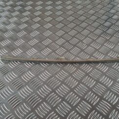 Priekšējā režģa hromēta uzlika priekš RENAULT LAGUNA 2008