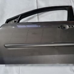 Priekšējās kreisās durvis priekš RENAULT LAGUNA 2008