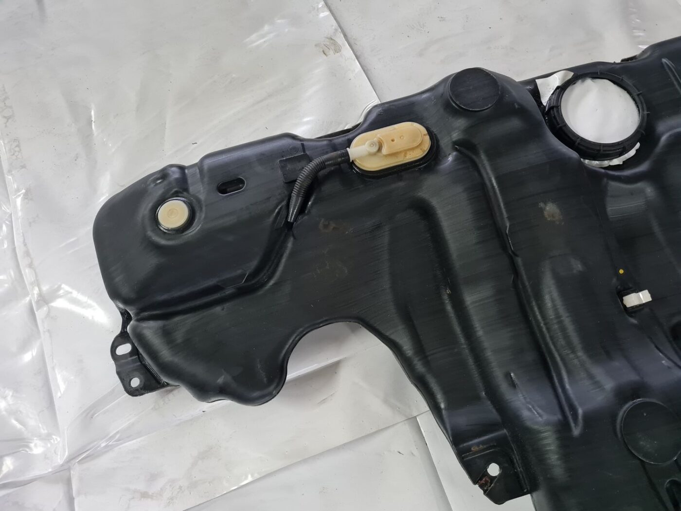 Degvielas tvertne priekš RENAULT LAGUNA 2008 8 Degvielas tvertne priekš RENAULT LAGUNA 2008