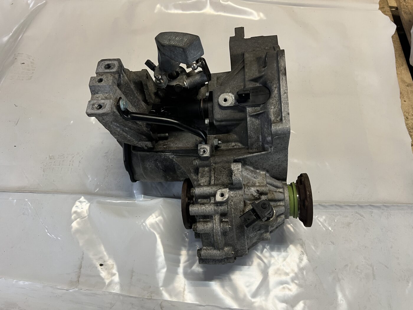 Mehāniska pārnesumkārba priekš VW GOLF IV 1999