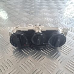 Klimata kontroles bloks priekš SKODA OCTAVIA 2002