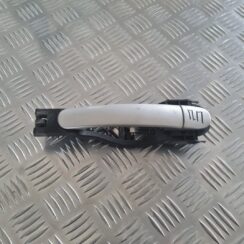 Priekšējāis labais durvju rokturis priekš SKODA OCTAVIA 2002