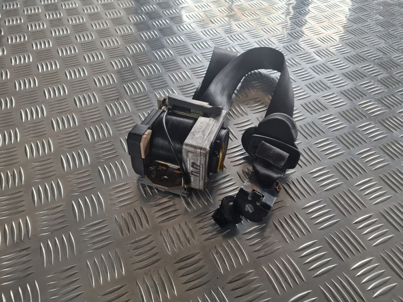 Priekšējā labā drošības josta priekš SKODA OCTAVIA 2002 1 Priekšējā labā drošības josta priekš SKODA OCTAVIA 2002