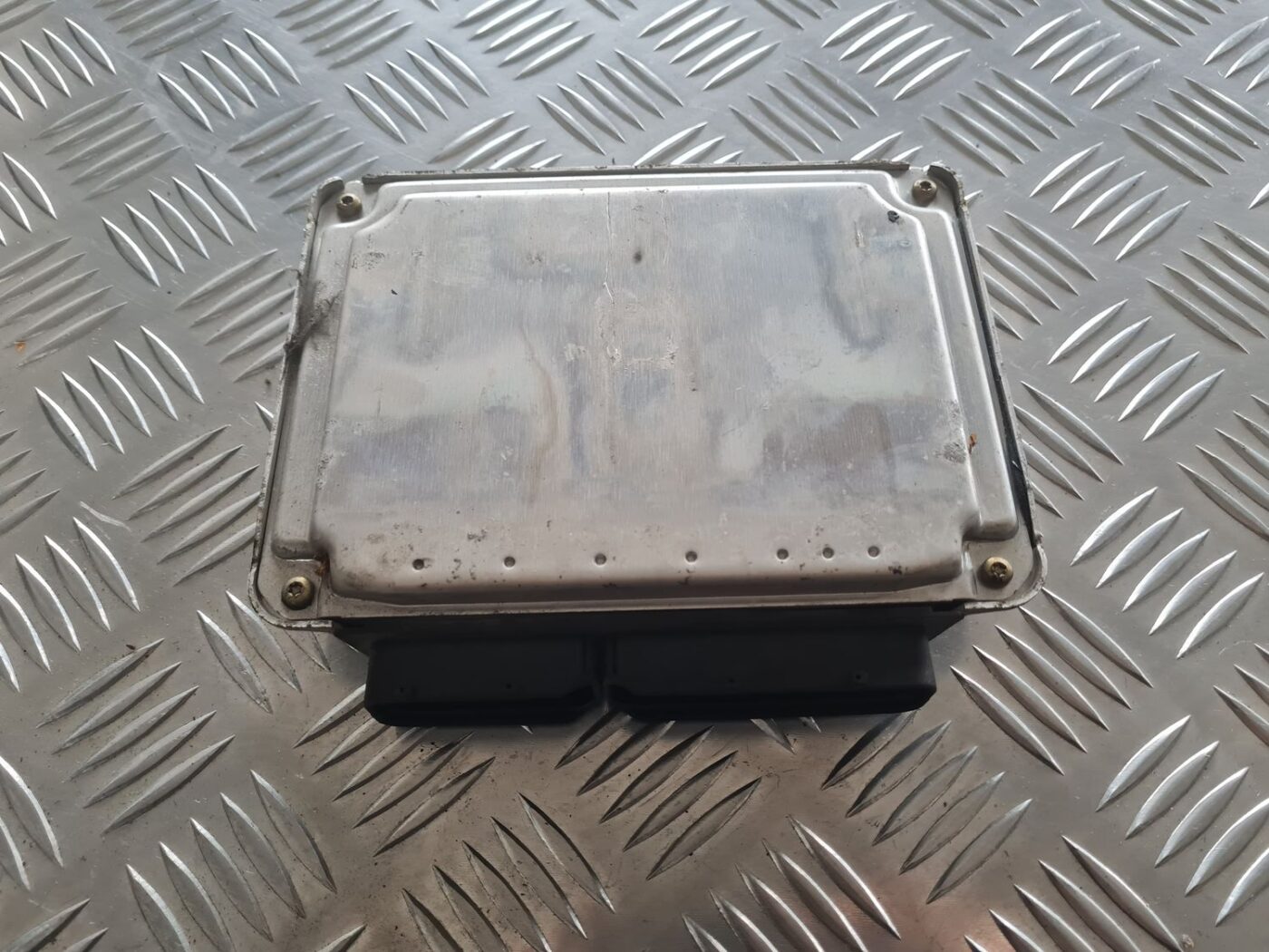 Dzinēja vadības bloks priekš SKODA OCTAVIA 2002 4 Dzinēja vadības bloks priekš SKODA OCTAVIA 2002