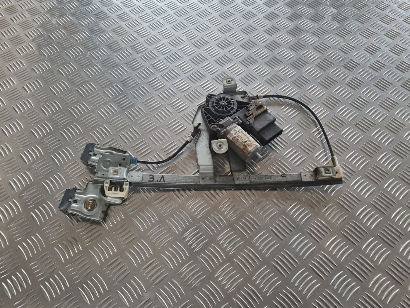 Stikla pacelšanas mehānisms aizmugurējais kreisais priekš SKODA OCTAVIA 2002