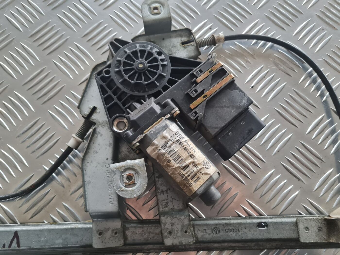 Stikla pacelšanas mehānisms aizmugurējais kreisais priekš SKODA OCTAVIA 2002