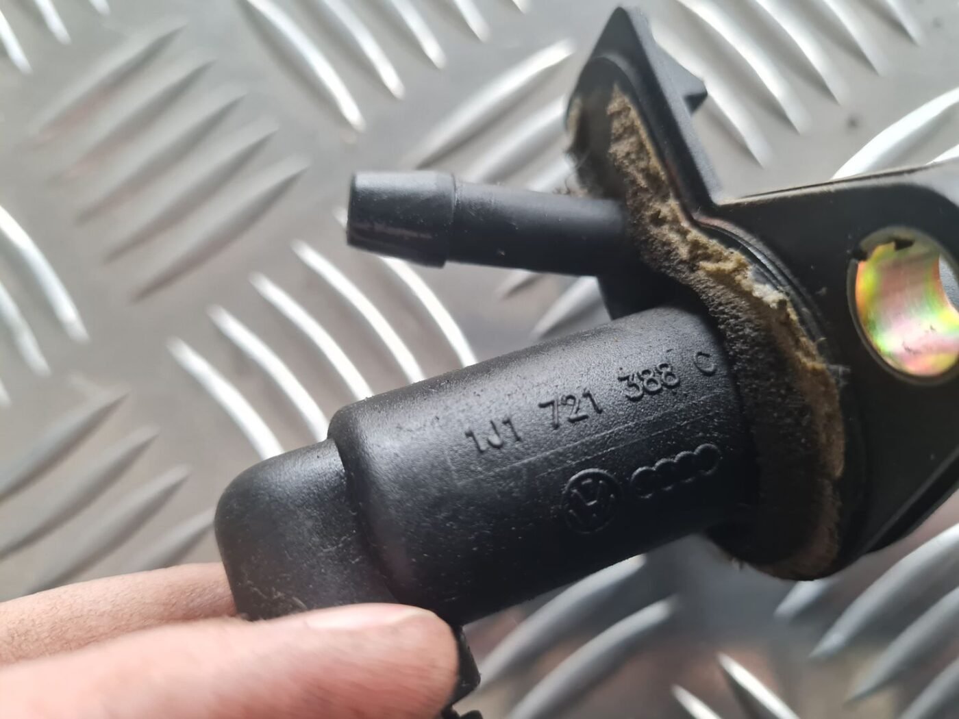 Sajūga galvenais cilindrs priekš SKODA OCTAVIA 2002 3 Sajūga galvenais cilindrs priekš SKODA OCTAVIA 2002