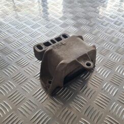 Dzinēja spilvens priekš SKODA OCTAVIA 2002