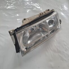 Priekšējais kreisais lukturis priekš SKODA OCTAVIA 2002