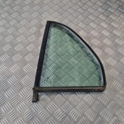 Kreiso durvju stūra stikls priekš ŠKODA FABIA 2003