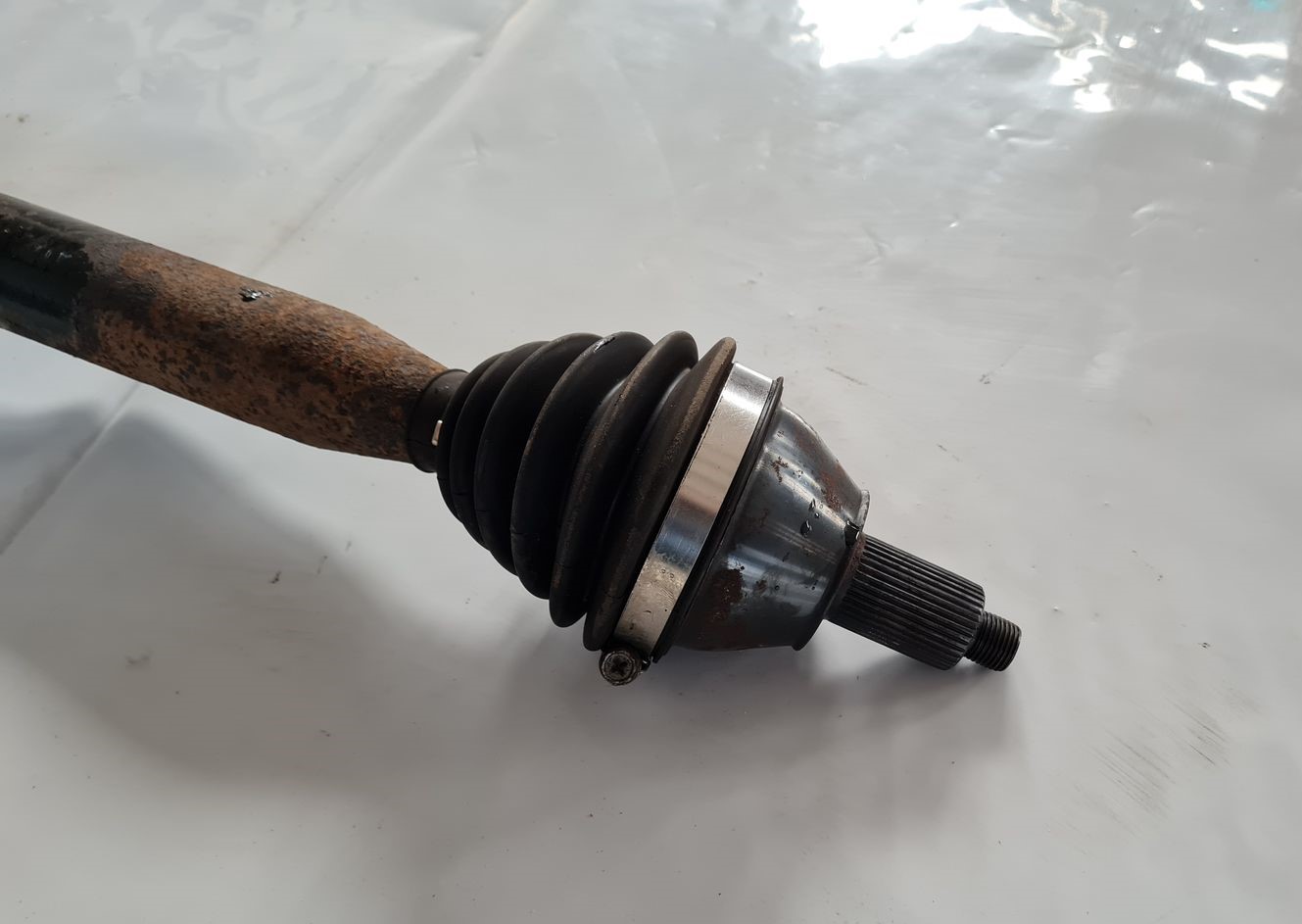 Pusass priekšēja labā priekš ŠKODA FABIA 2003