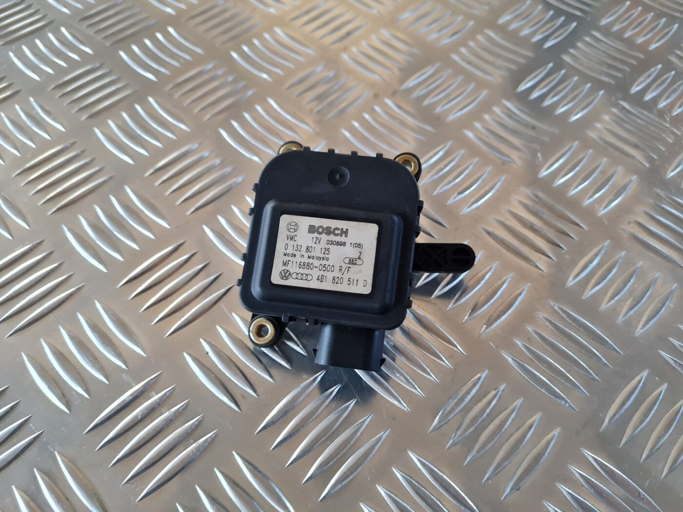 Apsildes sistēmas aktuators priekš AUDI A6 1998