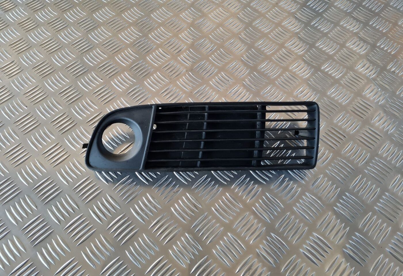 Miglas luktura reste, pa kreisi priekš AUDI A6 1998 1 Miglas luktura reste, pa kreisi priekš AUDI A6 1998