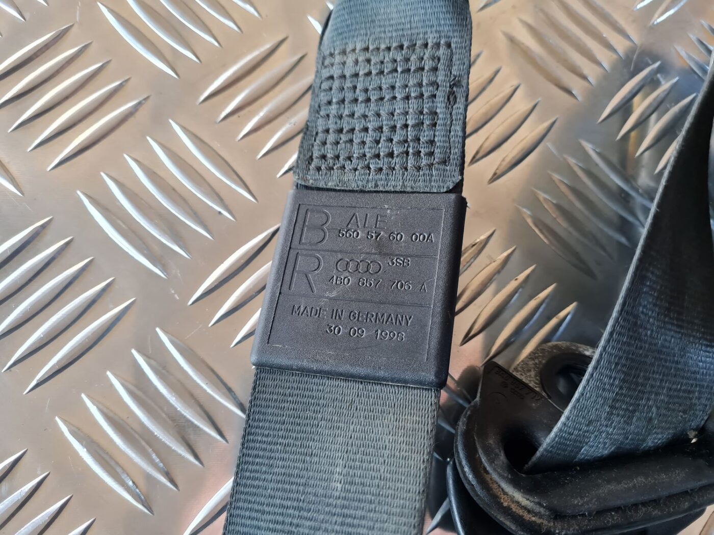 Priekšējā labā drošības josta priekš AUDI A6 1998 2 Priekšējā labā drošības josta priekš AUDI A6 1998