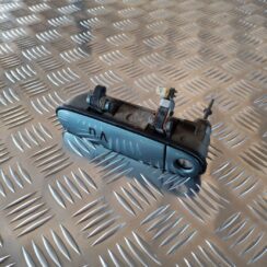 Priekšējāis kreisais durvju rokturis priekš AUDI A6 1998