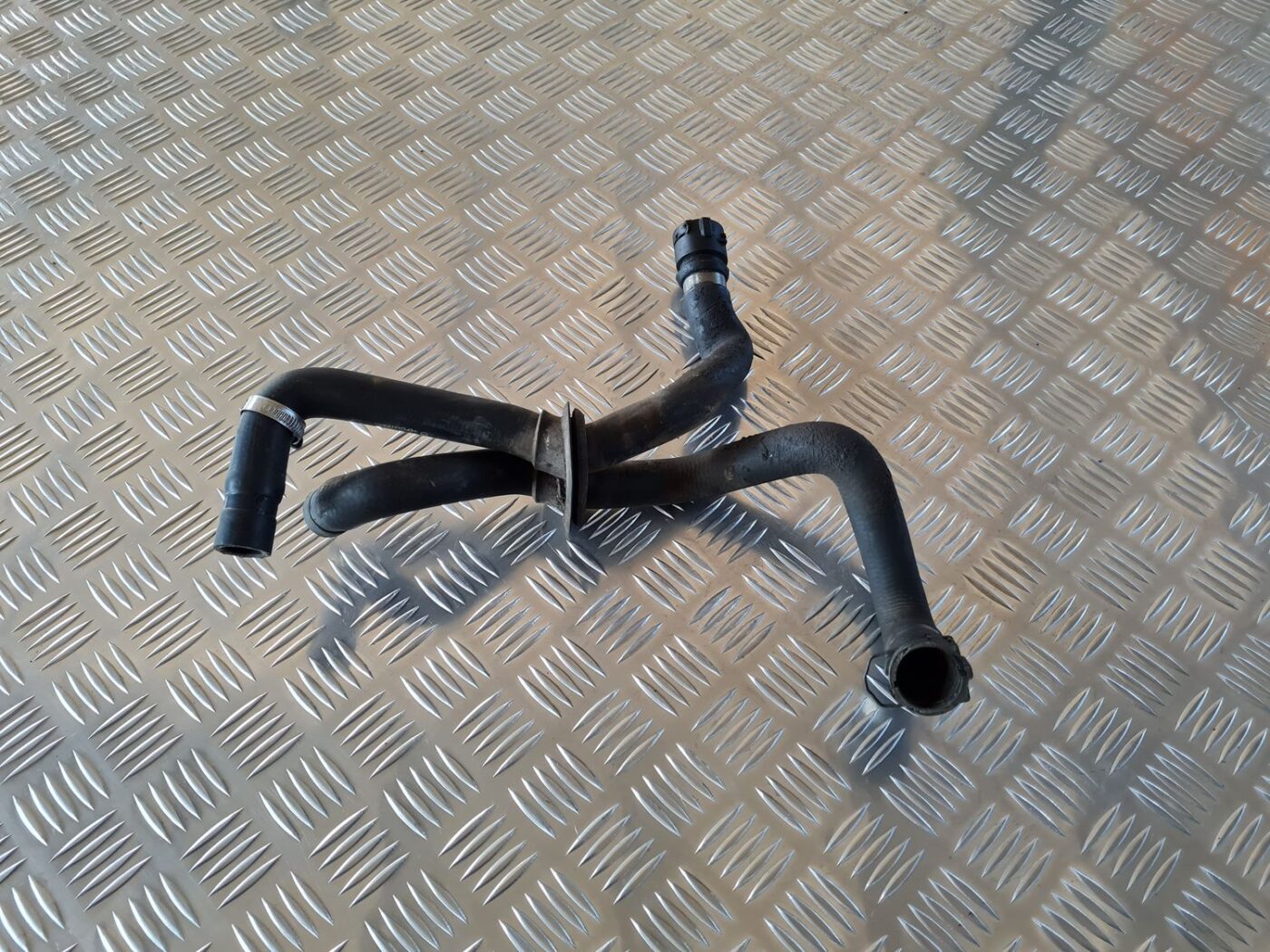 Dzesēšanas caurules priekš AUDI A6 1998