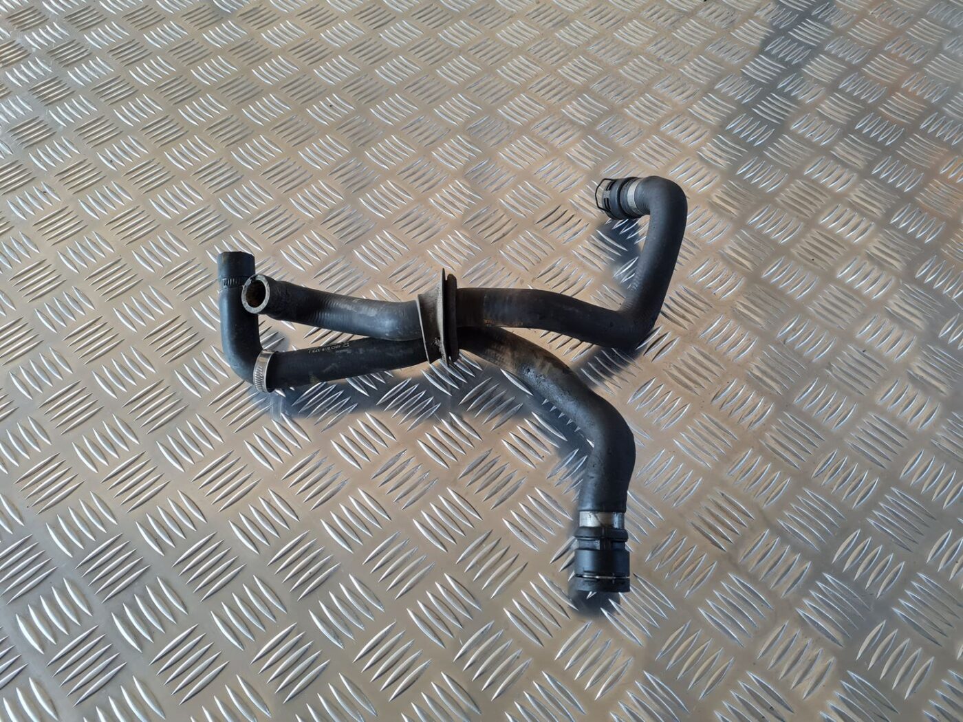 Dzesēšanas caurules priekš AUDI A6 1998