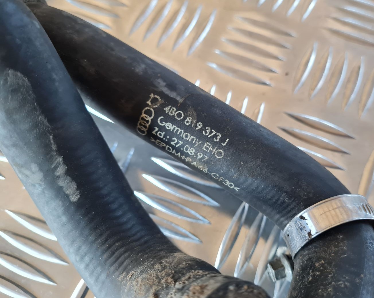 Dzesēšanas caurules priekš AUDI A6 1998