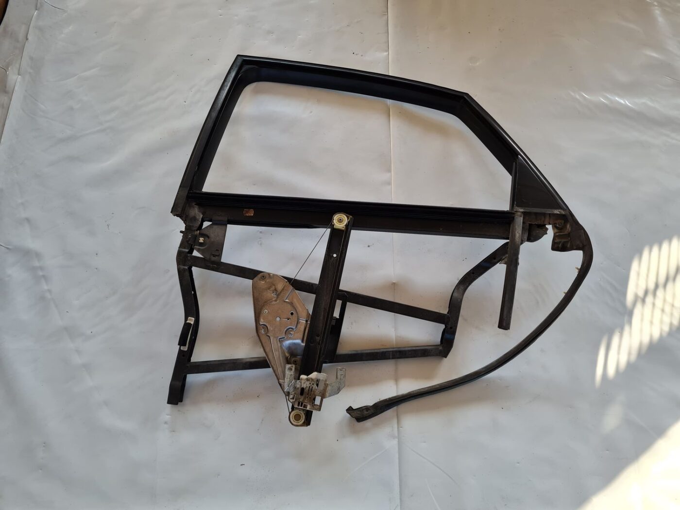 Durvju rāmis priekš AUDI A6 1998 1 Durvju rāmis priekš AUDI A6 1998