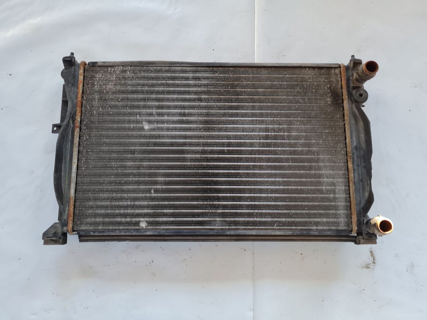 Dzesēšanas radiators priekš AUDI A6 1998 2 Dzesēšanas radiators priekš AUDI A6 1998