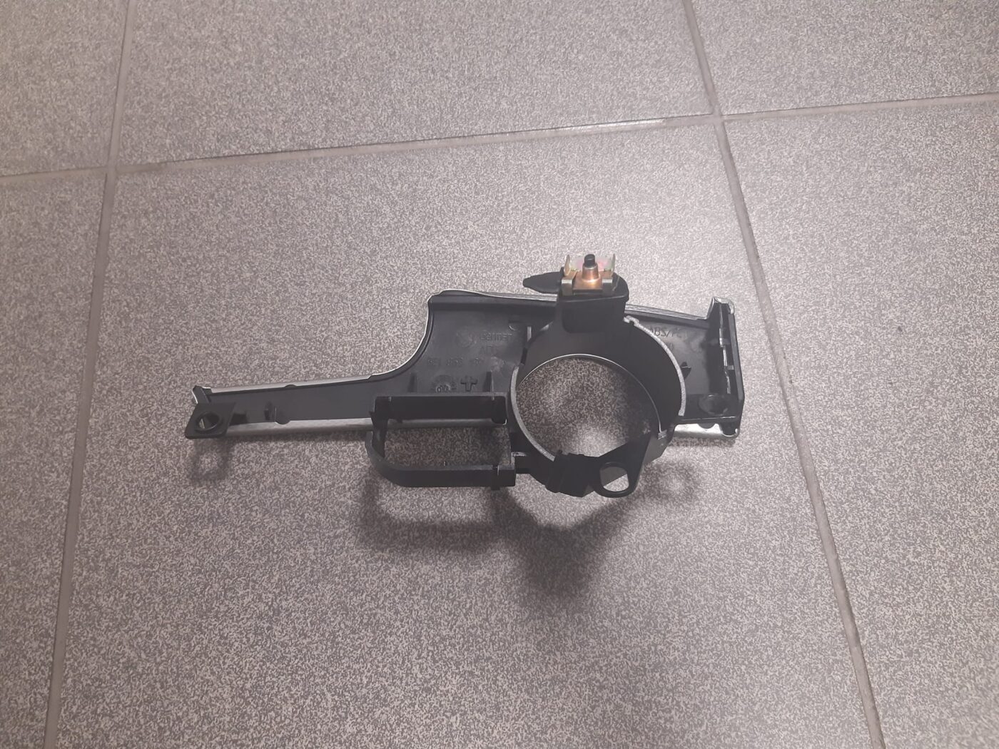 Gaismas slēdža apdare (uz paneļa) priekš AUDI A4 AVANT 2004 2 Gaismas slēdža apdare (uz paneļa) priekš AUDI A4 AVANT 2004