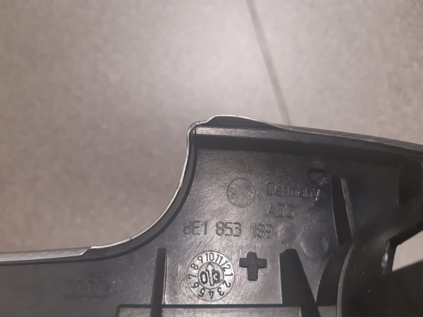 Gaismas slēdža apdare (uz paneļa) priekš AUDI A4 AVANT 2004 4 Gaismas slēdža apdare (uz paneļa) priekš AUDI A4 AVANT 2004