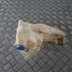 Mazgātāja šķidruma tvertne priekš AUDI 80 1991