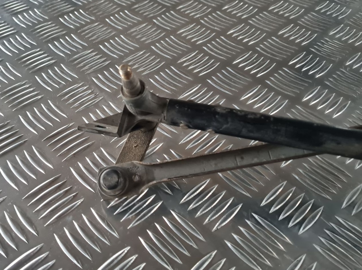 Vējstikla tīrīšanas mehānisms priekš AUDI 80 1991 2 Vējstikla tīrīšanas mehānisms priekš AUDI 80 1991