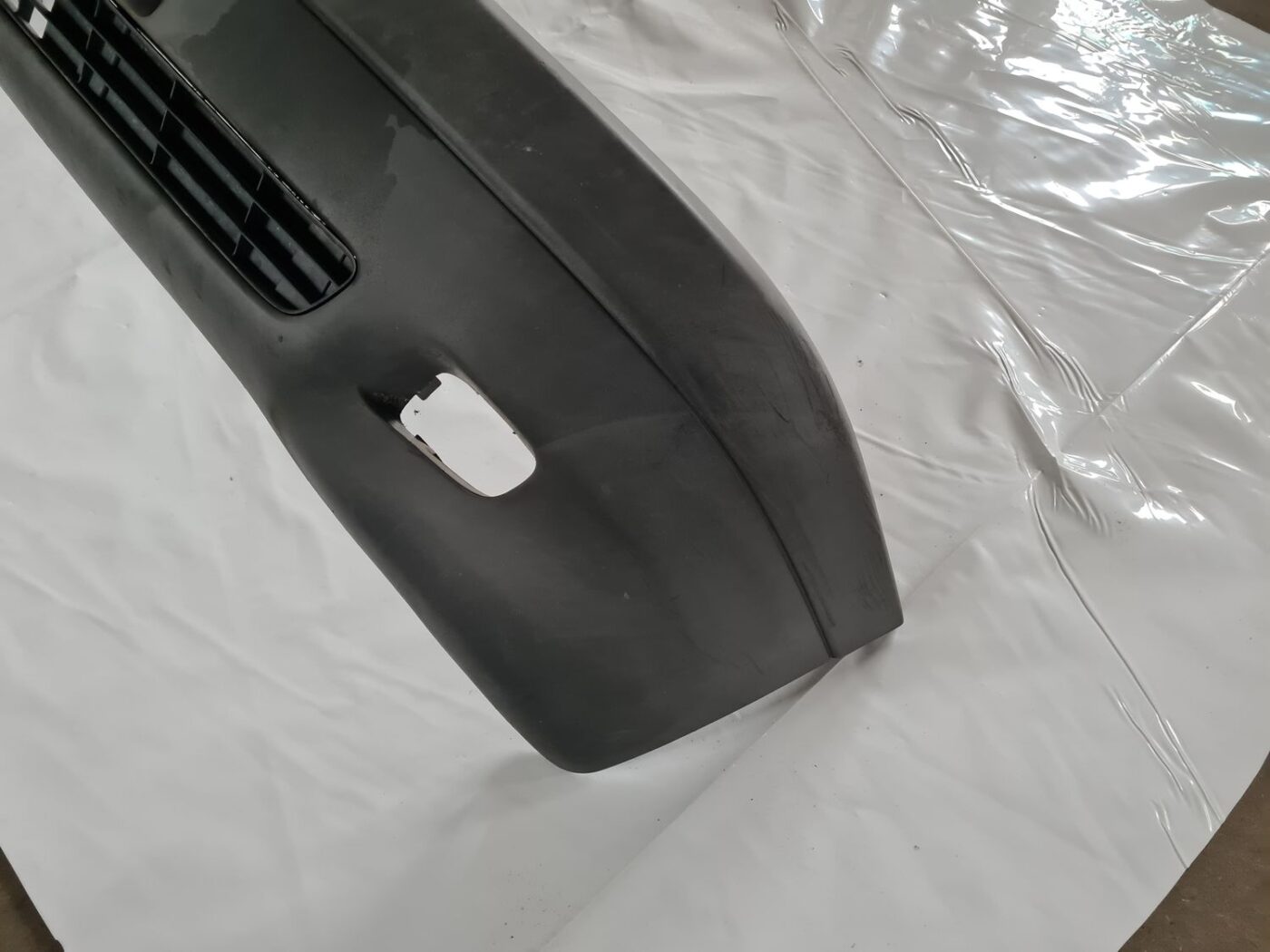 Priekšējais buferis priekš AUDI 80 1991 9 Priekšējais buferis priekš AUDI 80 1991