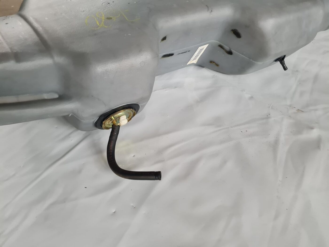 Degvielas tvertne priekš AUDI 80 1991