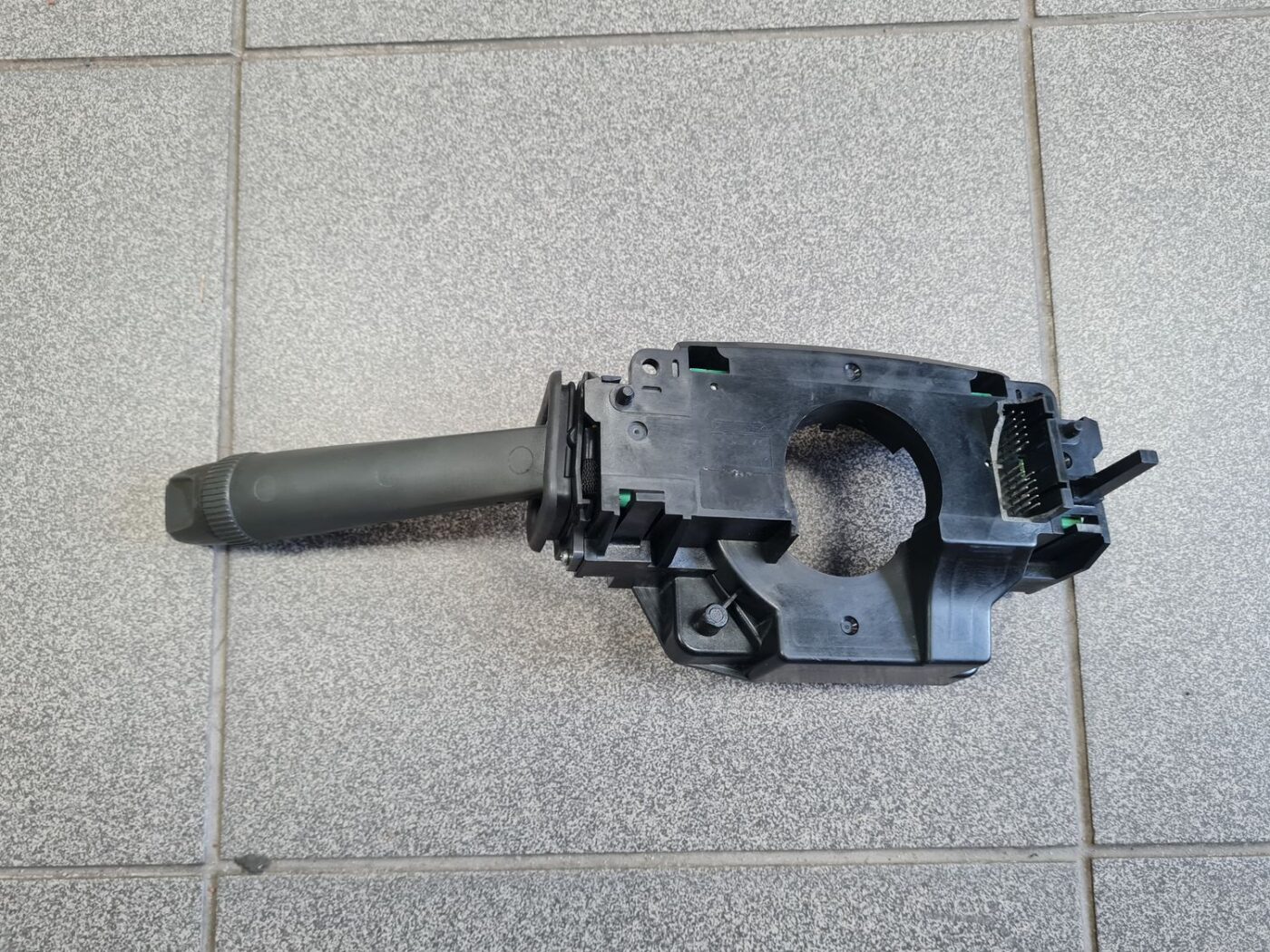 Stikla tīrītāja slēdzis priekš VOLVO V70 2004 6 Stikla tīrītāja slēdzis priekš VOLVO V70 2004