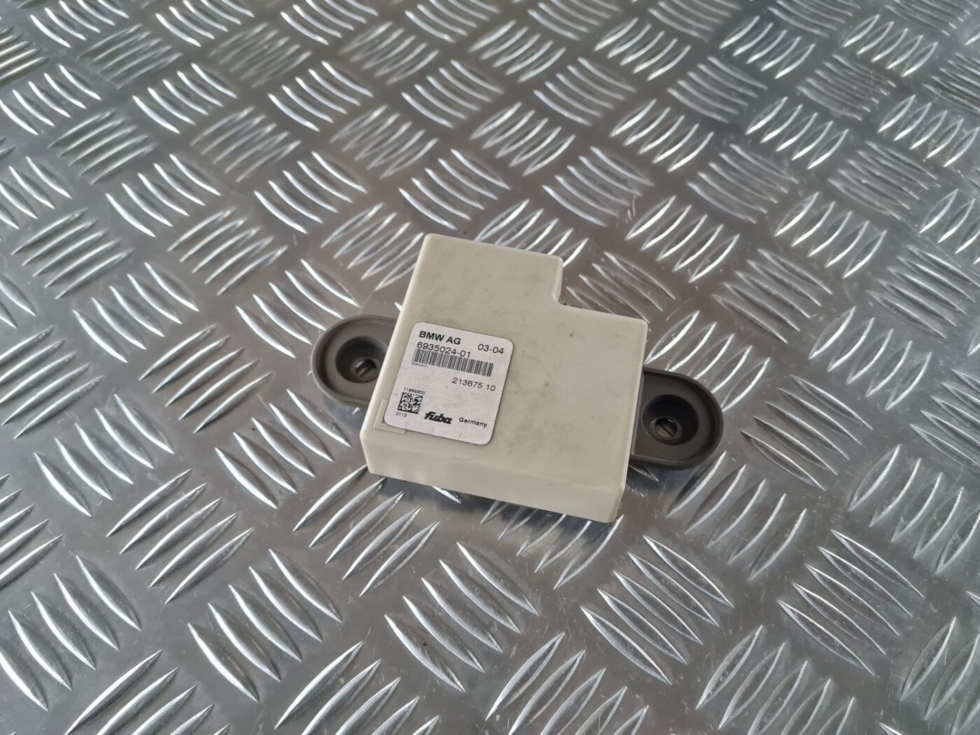 Antenas pastiprinātāja bloks priekš BMW 6 E63 645 2004 1 Antenas pastiprinātāja bloks priekš BMW 6 E63 645 2004