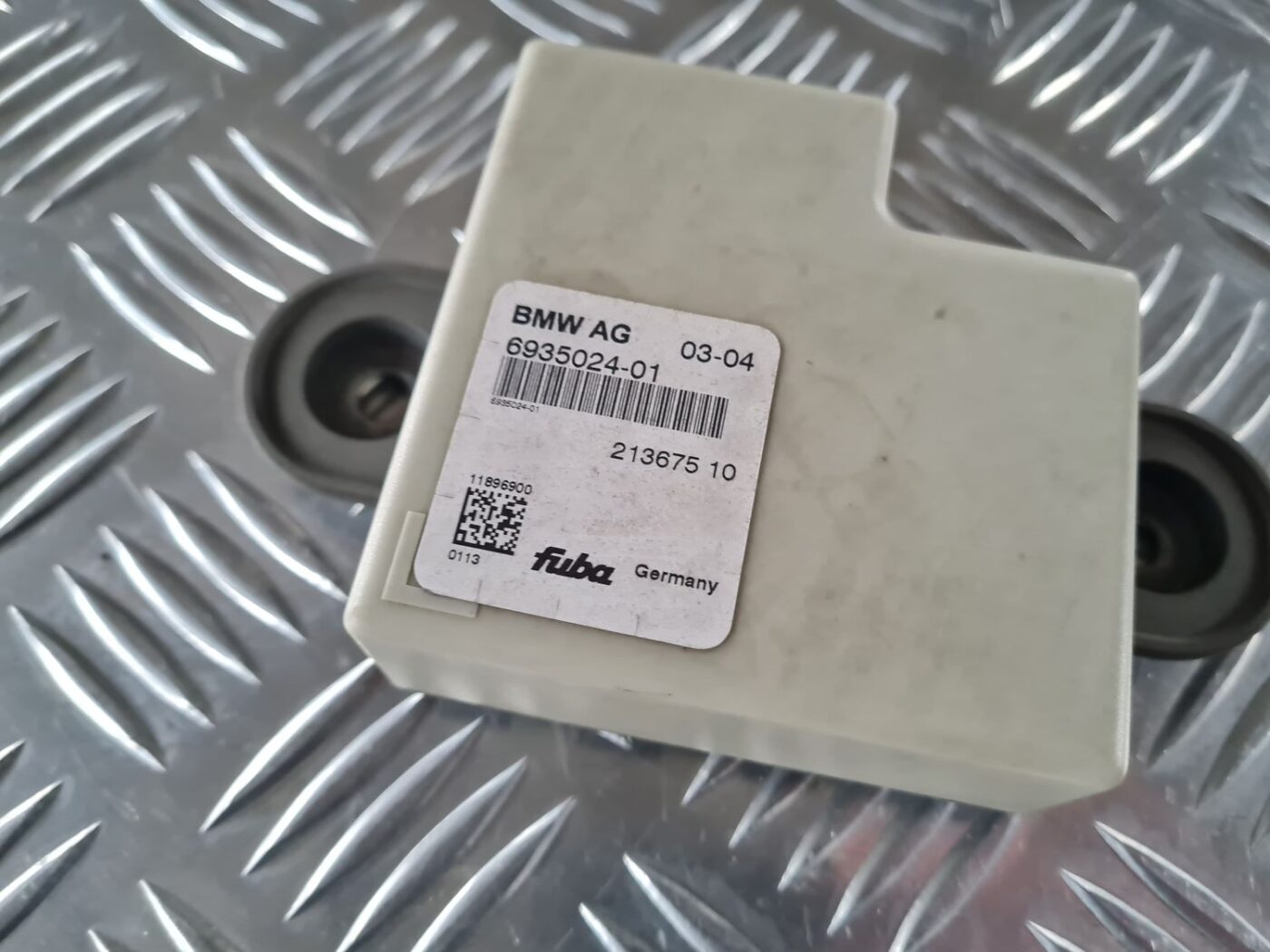 Antenas pastiprinātāja bloks priekš BMW 6 E63 645 2004 2 Antenas pastiprinātāja bloks priekš BMW 6 E63 645 2004