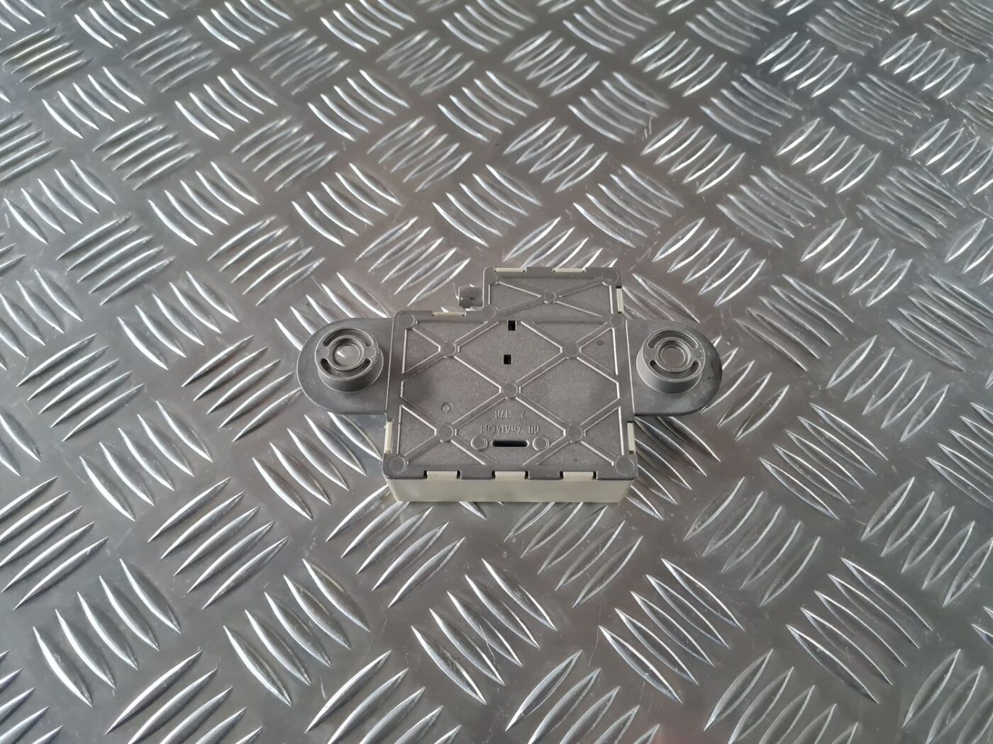 Antenas pastiprinātāja bloks priekš BMW 6 E63 645 2004 3 Antenas pastiprinātāja bloks priekš BMW 6 E63 645 2004