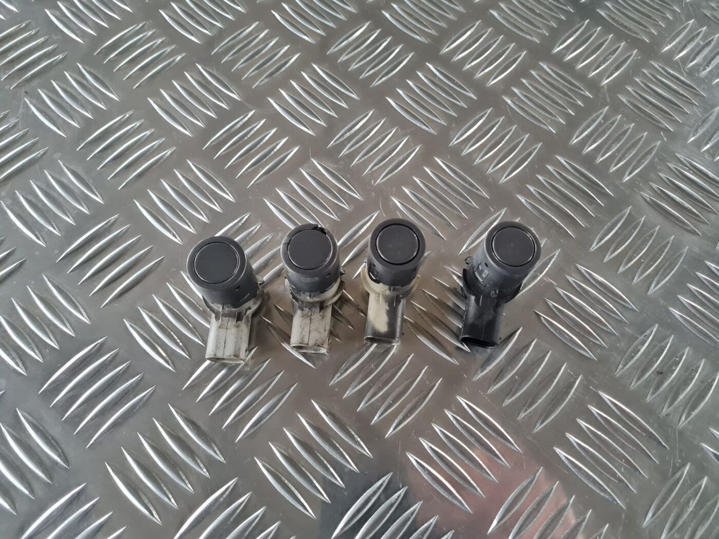 Parkošanās devējs priekš BMW 6 E63 645 2004 2 Parkošanās devējs priekš BMW 6 E63 645 2004