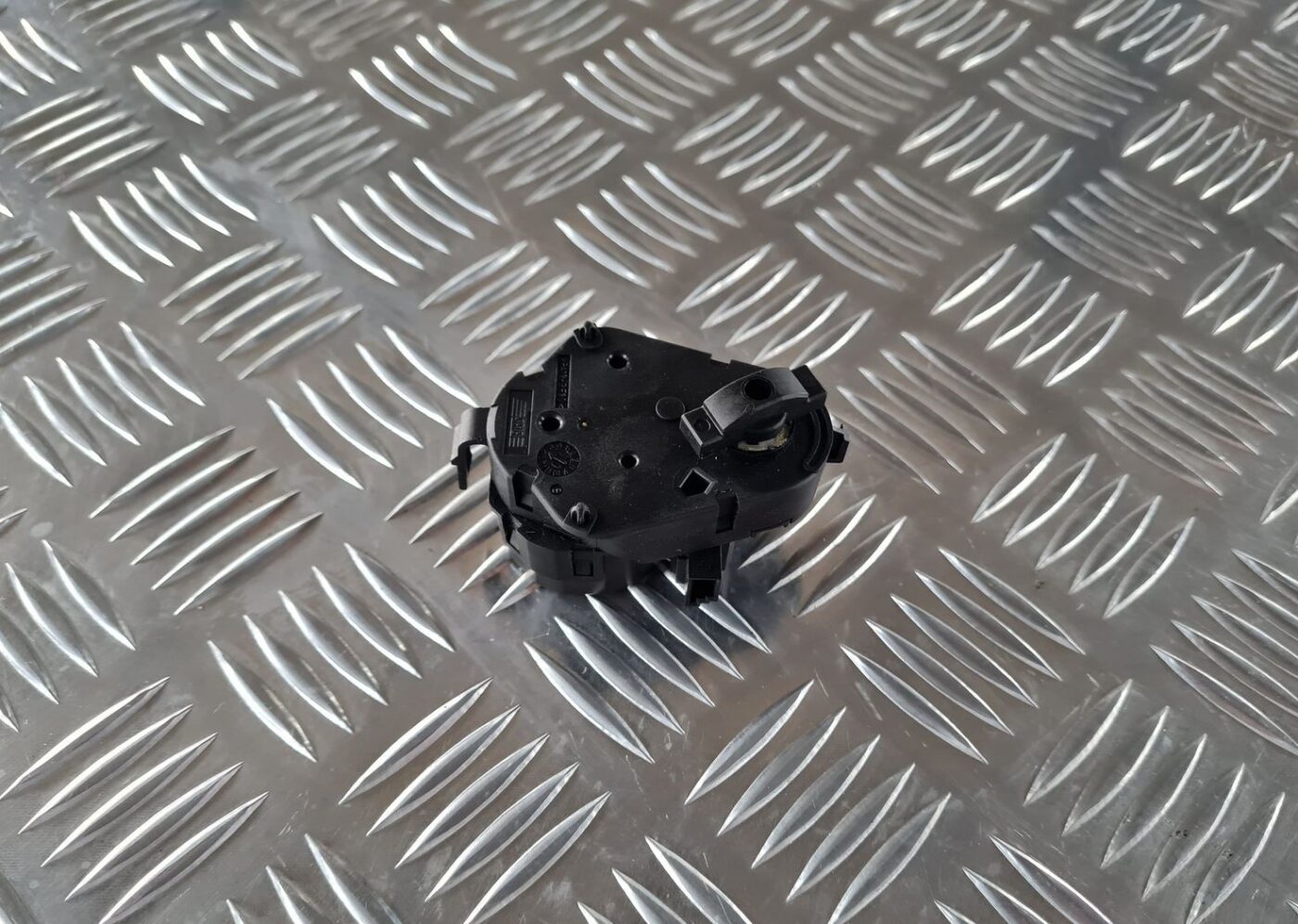 Apsildes sistēmas aktuators priekš BMW 6 E63 645 2004