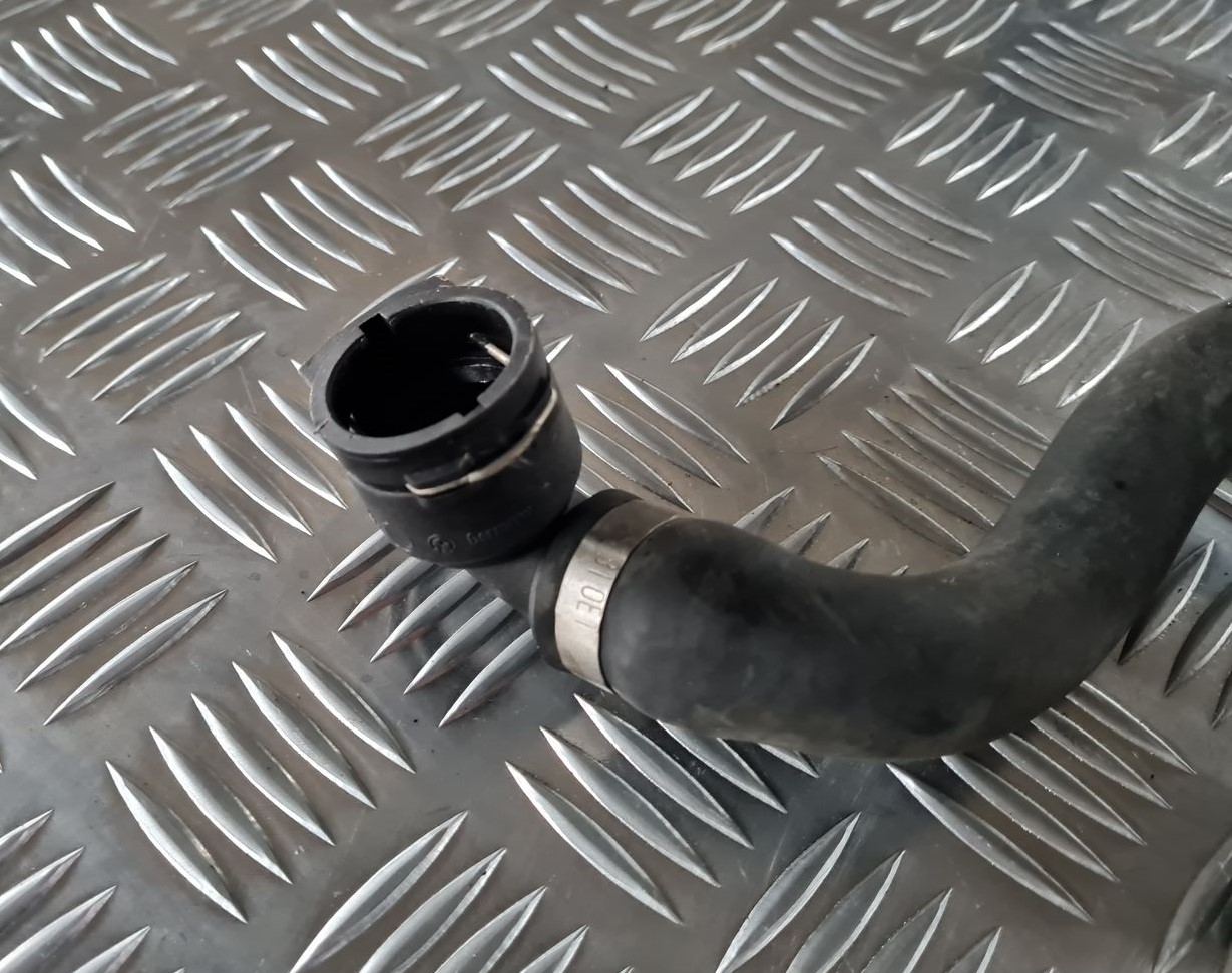 Dzesēšanas caurule priekš BMW 6 E63 645 2004 2 Dzesēšanas caurule priekš BMW 6 E63 645 2004