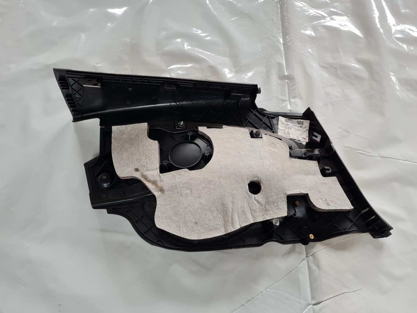 Aizmugurējo labo durvju apdare priekš BMW 6 E63 645 2004