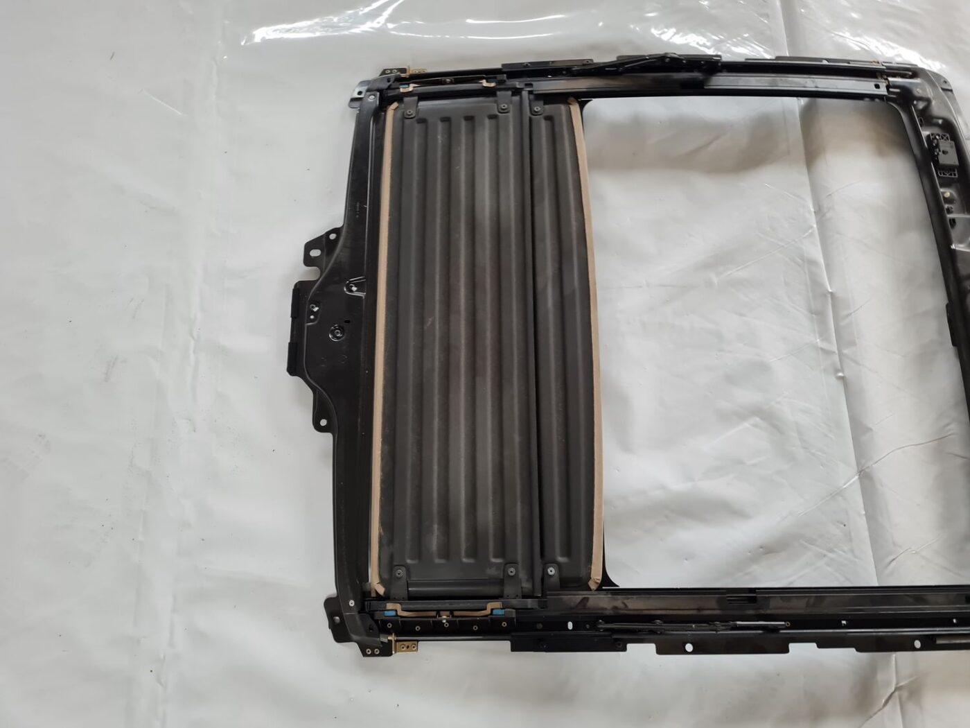 Lūka priekš BMW 6 E63 645 2004 4 Lūka priekš BMW 6 E63 645 2004