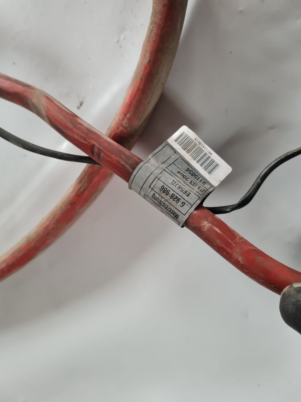 Pozitīvais elektrovads priekš BMW 6 E63 645 2004 3 Pozitīvais elektrovads priekš BMW 6 E63 645 2004