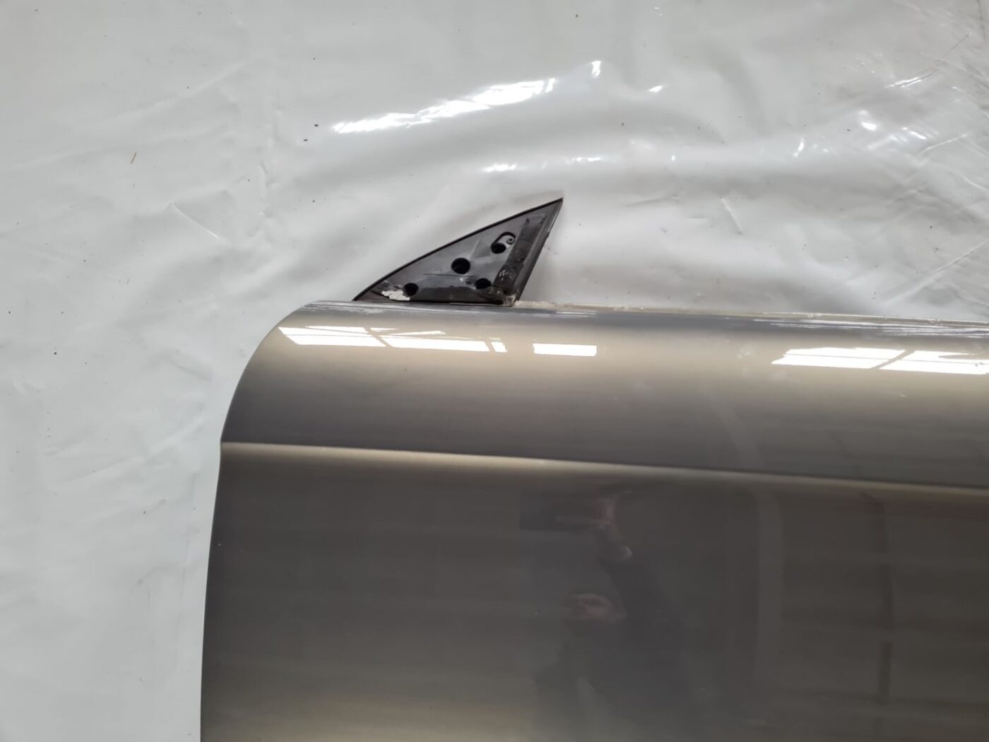 Priekšējās kreisās durvis priekš BMW 6 E63 645 2004 5 Priekšējās kreisās durvis priekš BMW 6 E63 645 2004