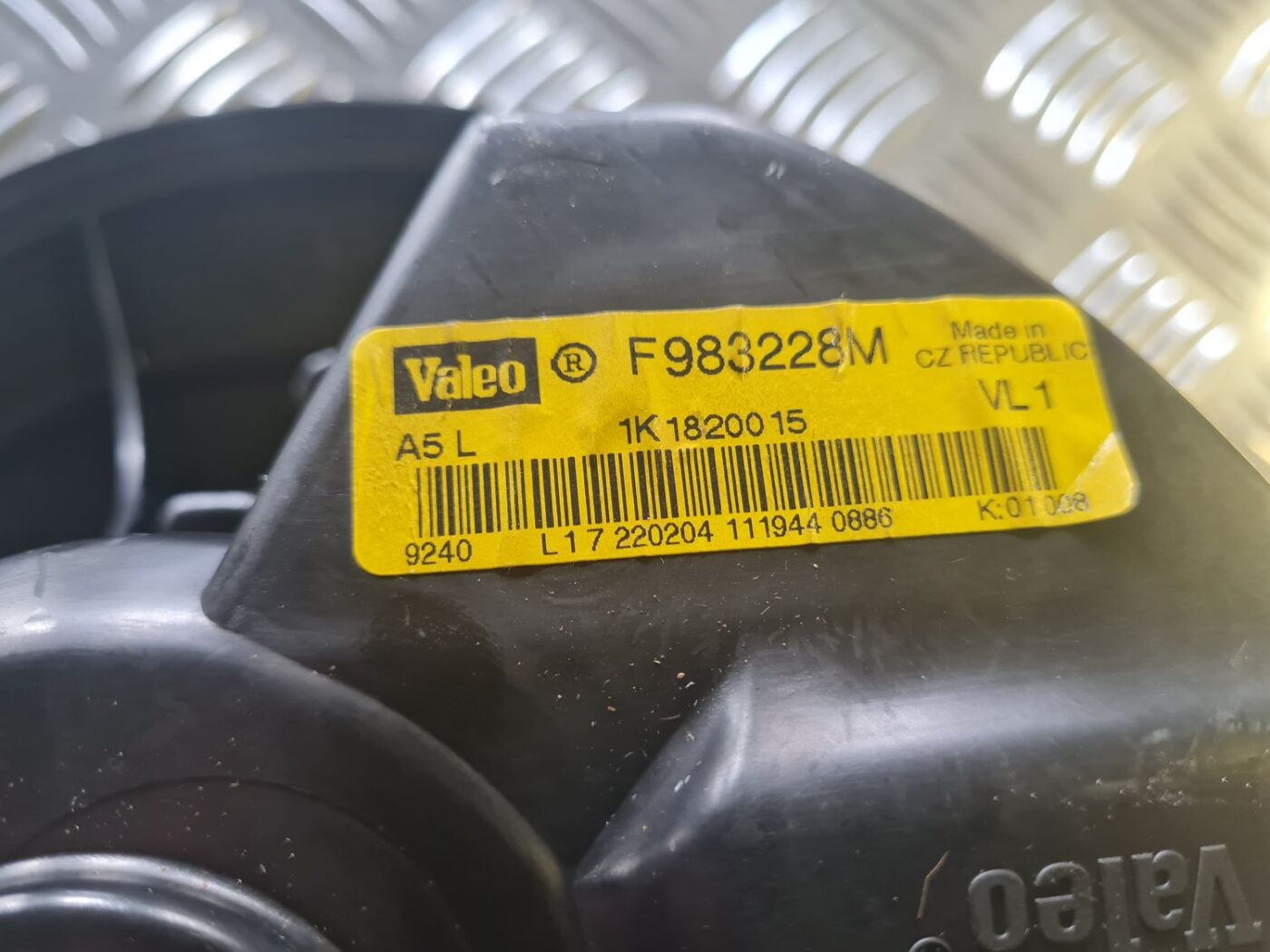 Salona ventilators priekš VW GOLF 5 2004 3 Salona ventilators priekš VW GOLF 5 2004