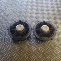 Durvju skaļrunis, apakšā priekš VW GOLF 5 2004