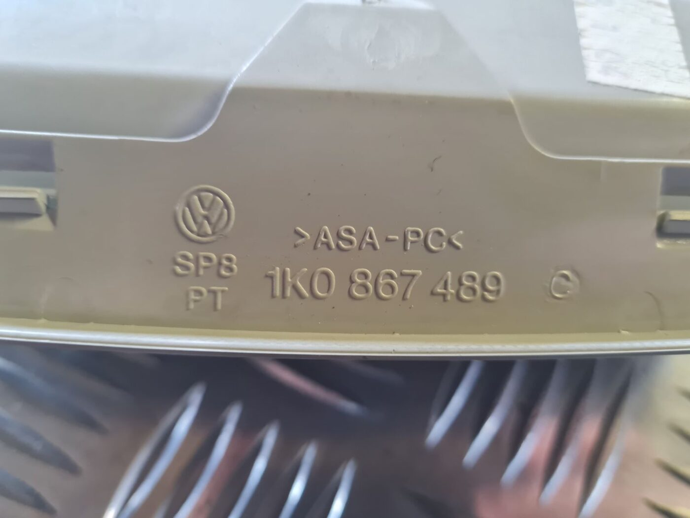 Salona apgaismojuma panelis priekš VW GOLF 5 2004