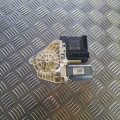 Elektrisko stiklu motors priekš VW GOLF 5 2004