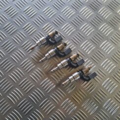 Degvielas smidzinātājs priekš VW GOLF 5 2004