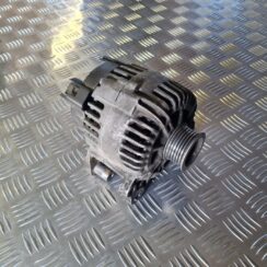 Ģenerators priekš VW GOLF 5 2004
