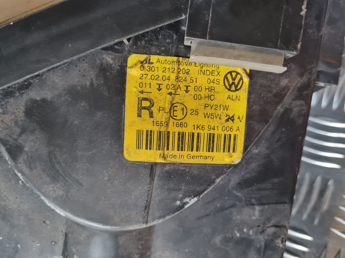 Priekšējais labais lukturis priekš VW GOLF 5 2004 6 Priekšējais labais lukturis priekš VW GOLF 5 2004