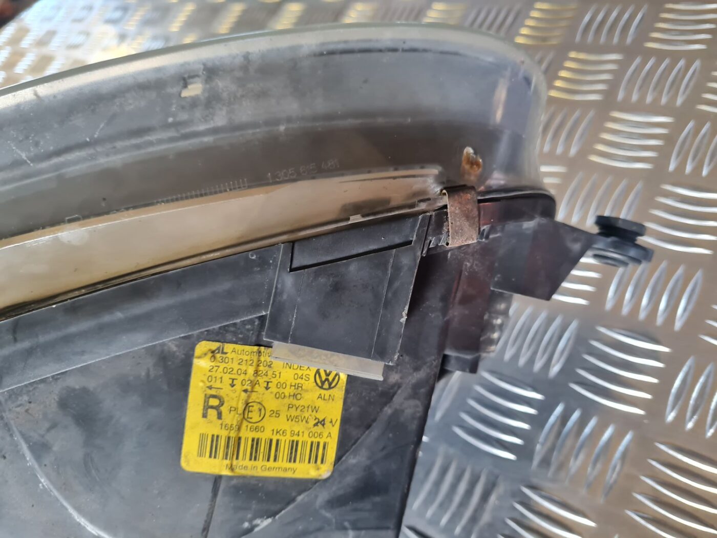 Priekšējais labais lukturis priekš VW GOLF 5 2004 5 Priekšējais labais lukturis priekš VW GOLF 5 2004