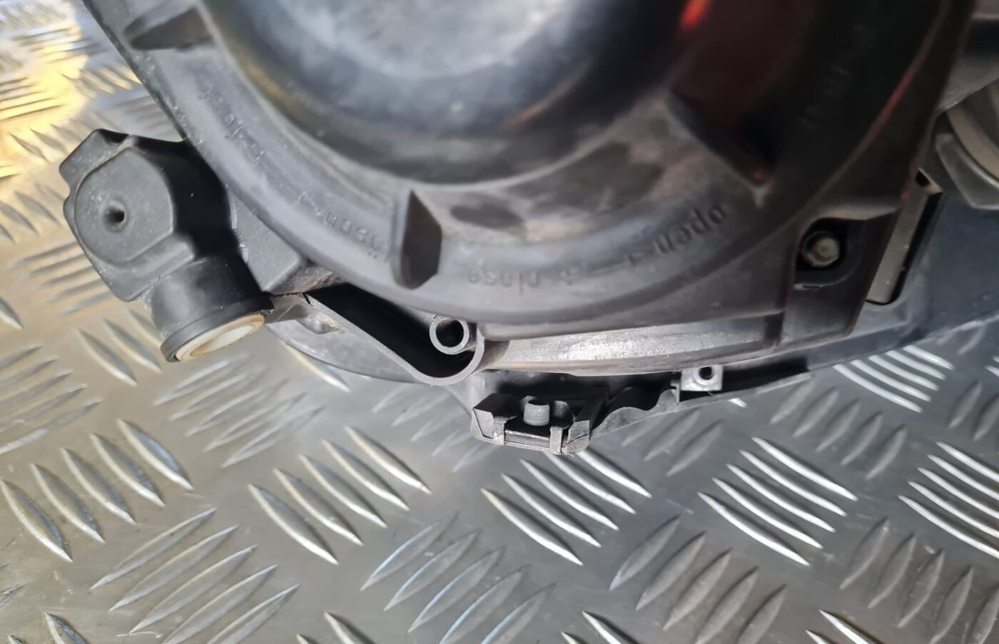 Priekšējais labais lukturis priekš VW GOLF 5 2004 3 Priekšējais labais lukturis priekš VW GOLF 5 2004